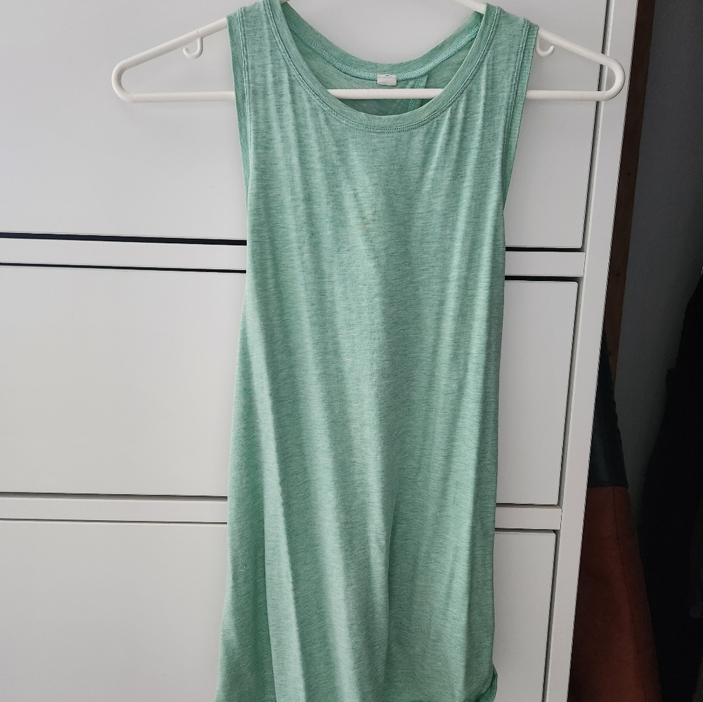 Lululemon tank